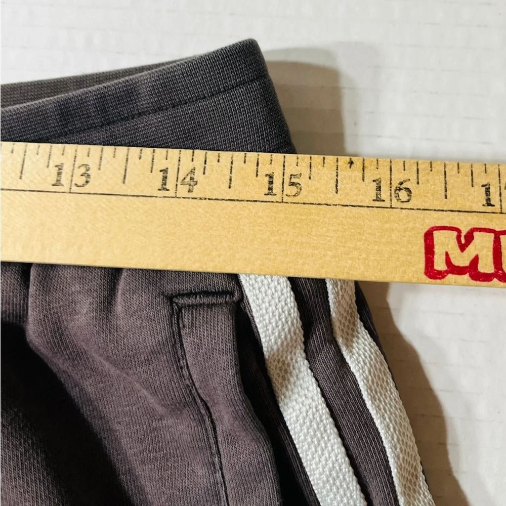 Adidas Original Essentials Three‎ Stripe Sweatshorts Gray Pockets Small Shorts